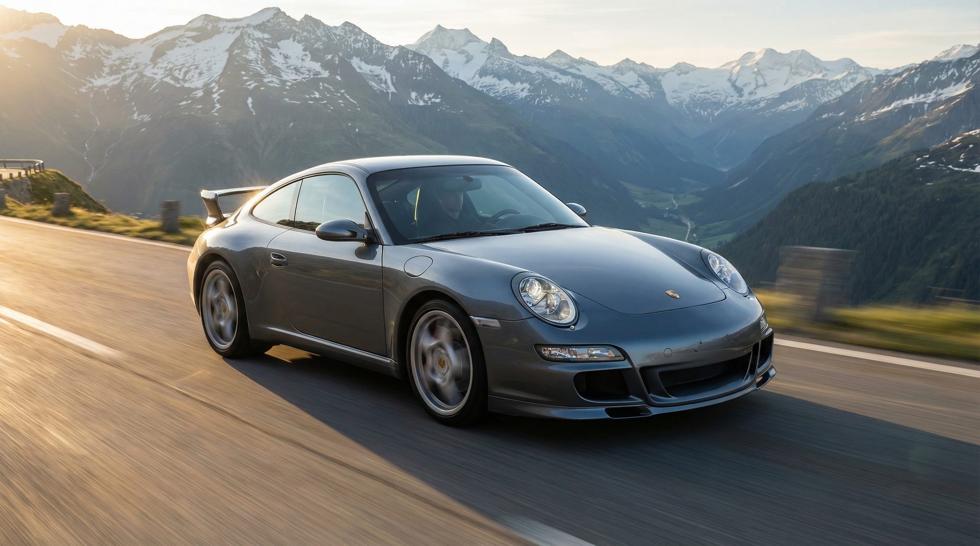 Porsche 911 (997) auf einer Bergstraße