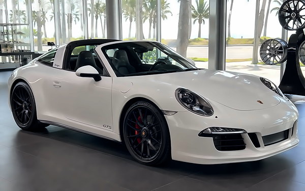 Porsche 991.1 Targa 4 GTS in Weiß
